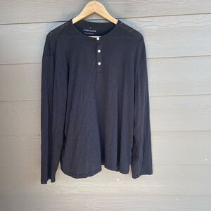 Everlane Men’s 100% cotton black Henley